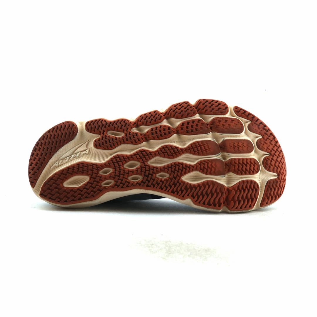 ALTRA PROVISION 6 lightweight athletic shoe look