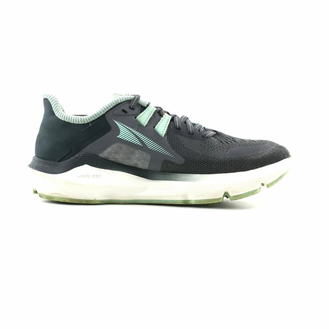 ALTRA PROVISION 6 lightweight athletic shoe look