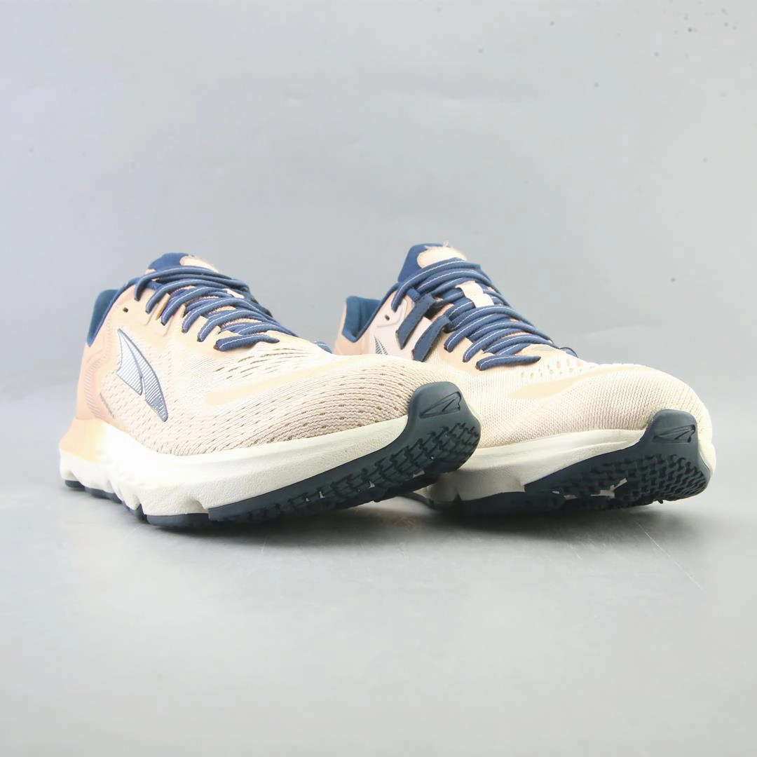 ALTRA PROVISION 6 lightweight athletic shoe look