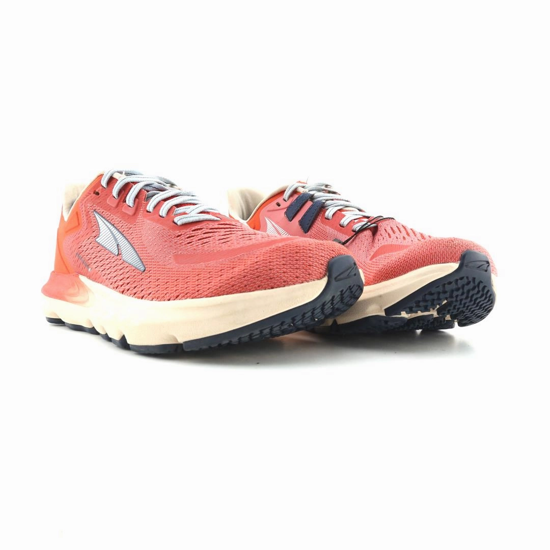ALTRA PROVISION 6 lightweight athletic shoe look