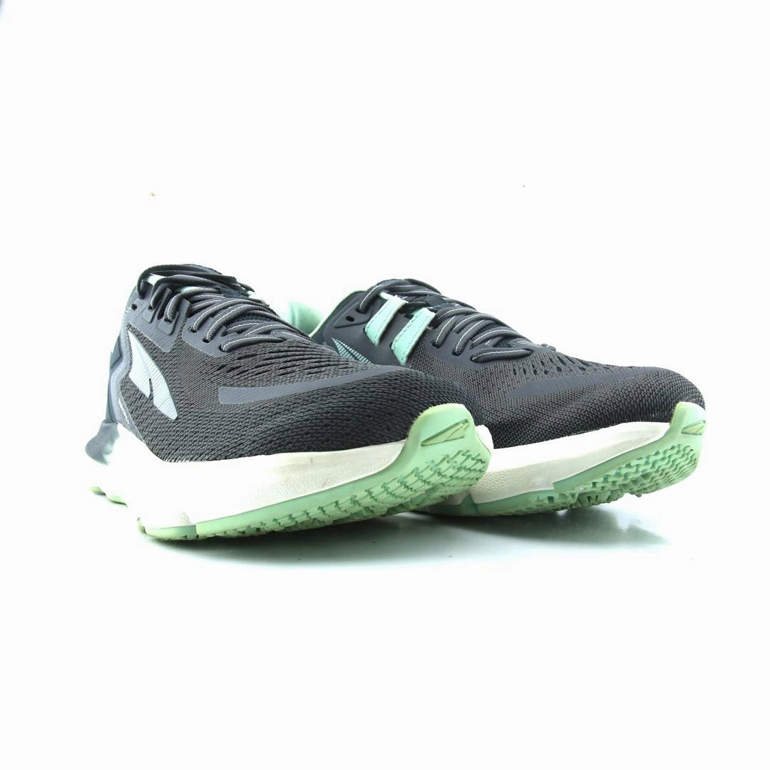ALTRA PROVISION 6 lightweight athletic shoe look