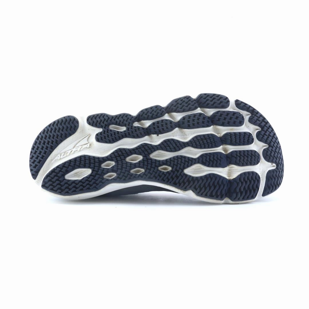 ALTRA PROVISION 7 lightweight athletic shoe look