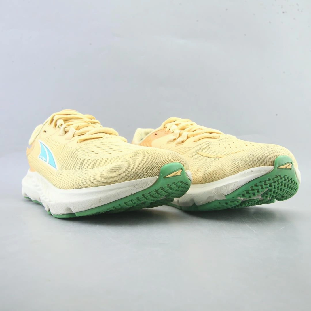 ALTRA PROVISION 7 lightweight athletic shoe look