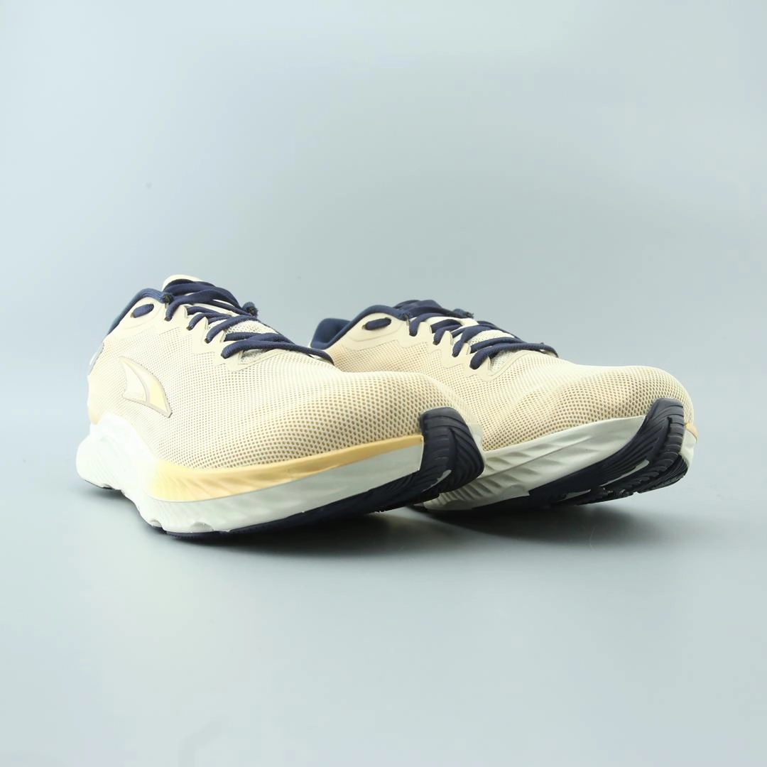 ALTRA RIVERA 3 lightweight athletic shoe look