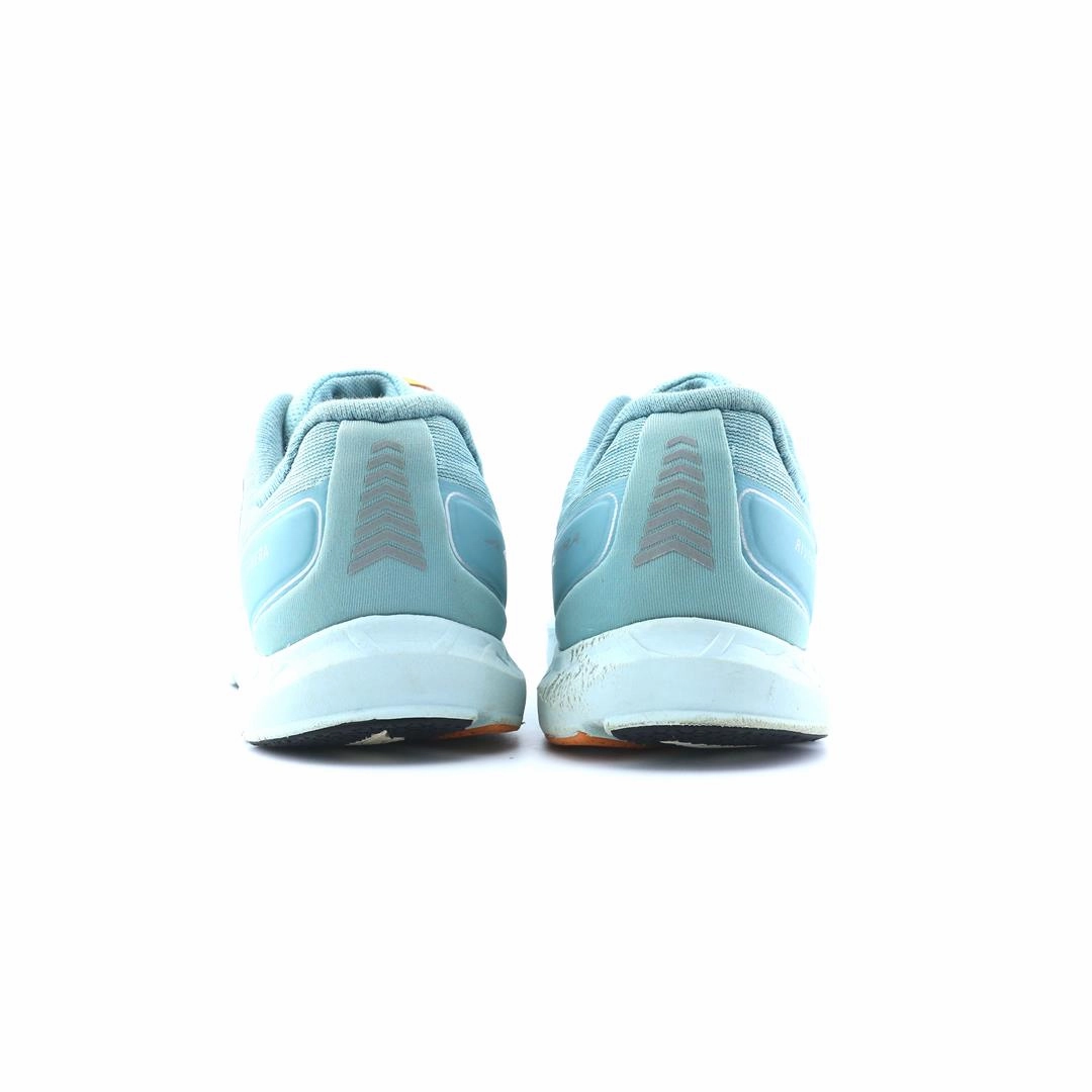 ALTRA RIVERA lightweight athletic shoe look