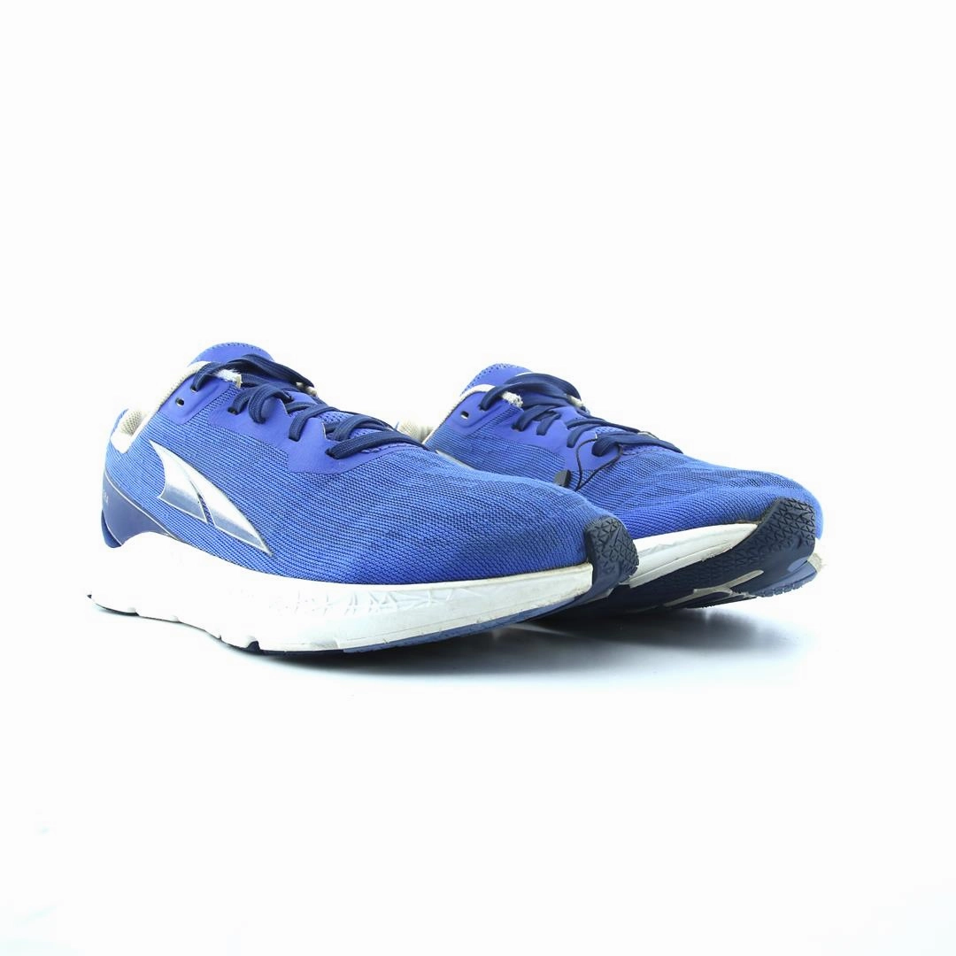 ALTRA RIVERA lightweight athletic shoe look