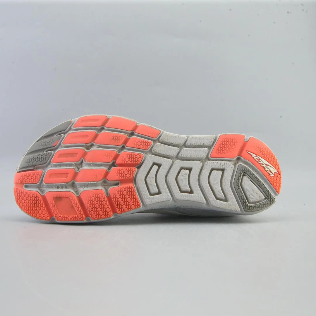 ALTRA RIVERA lightweight athletic shoe look