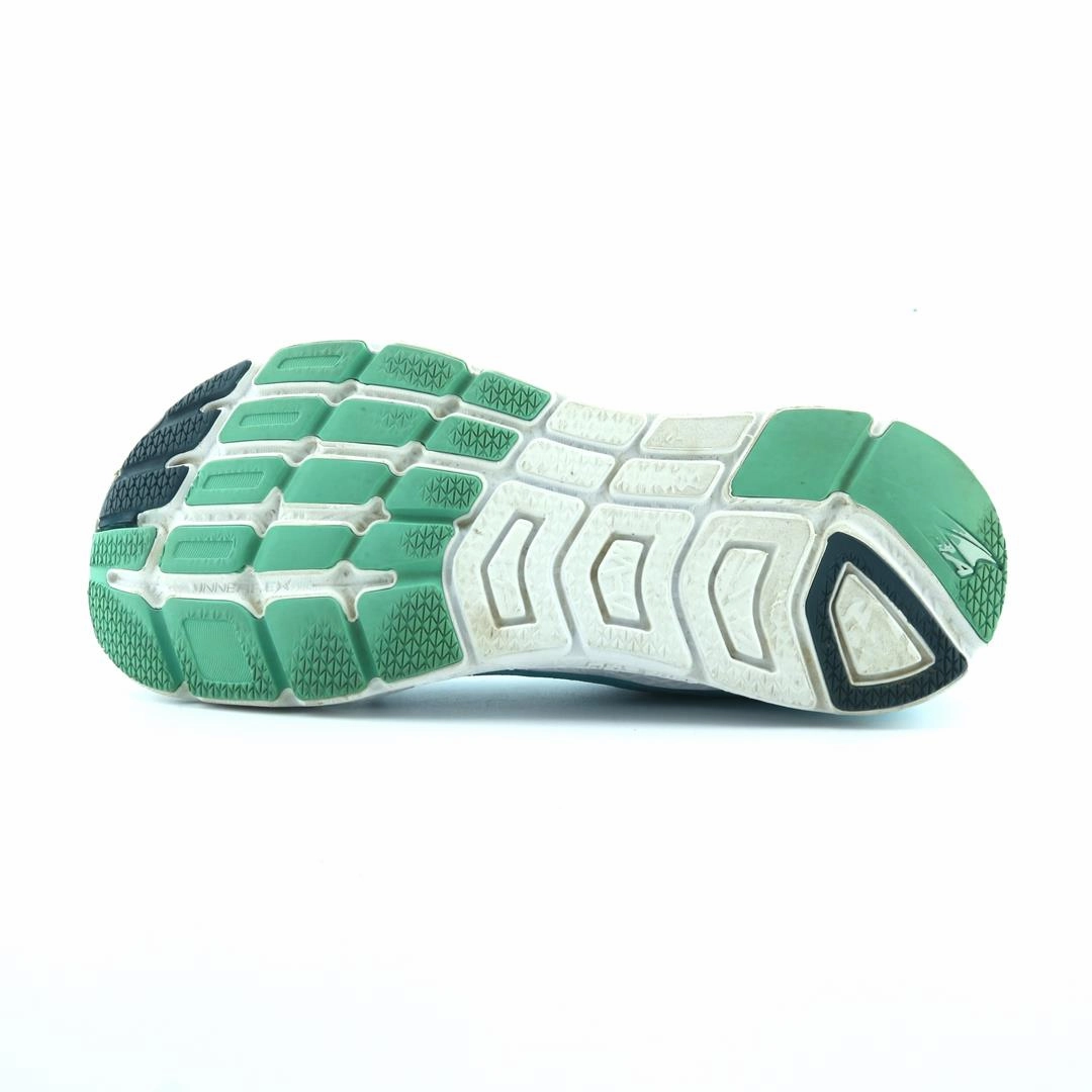 ALTRA RIVERA lightweight athletic shoe look