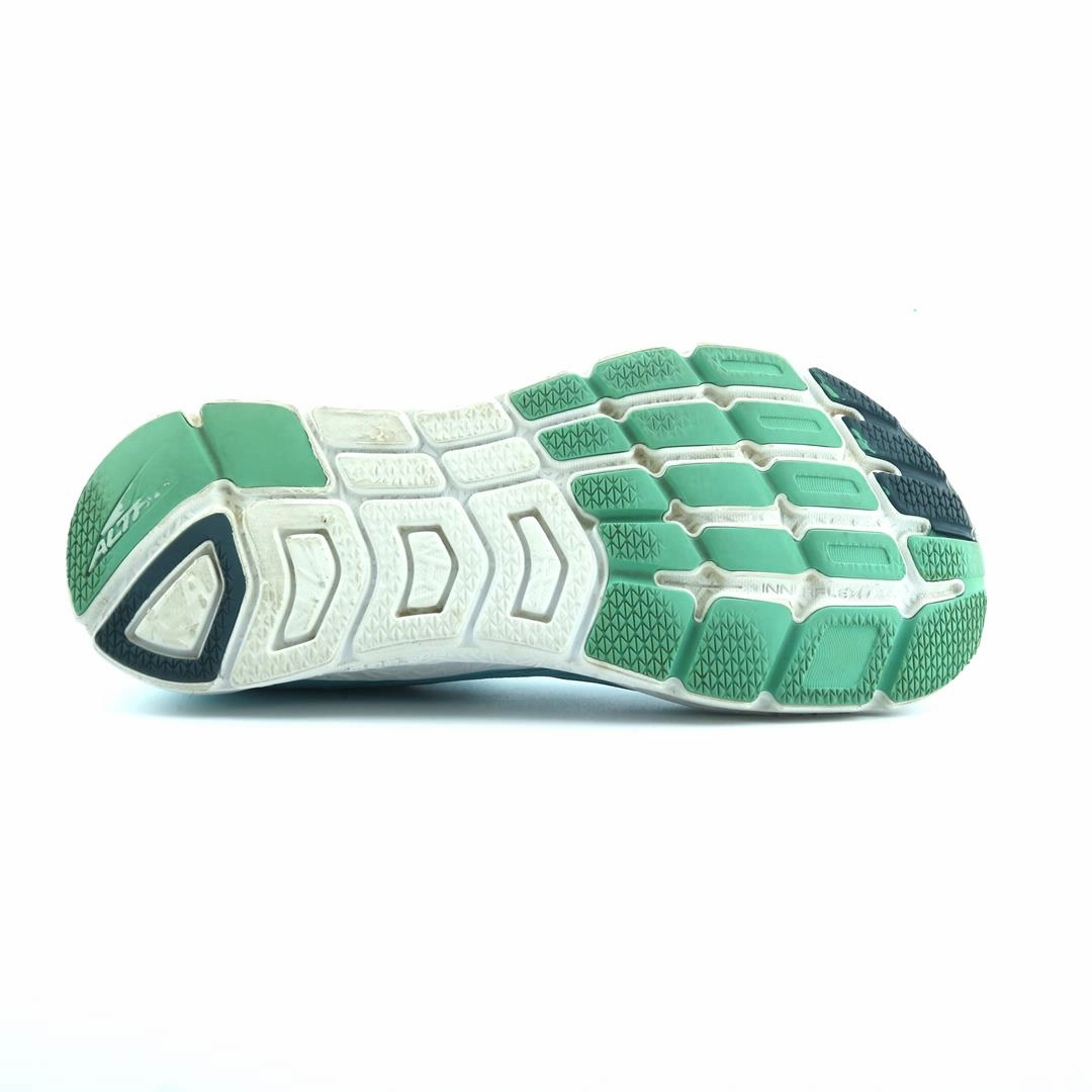 ALTRA RIVERA lightweight athletic shoe look