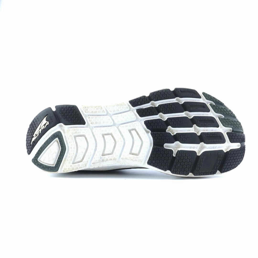 ALTRA RIVERA lightweight athletic shoe look