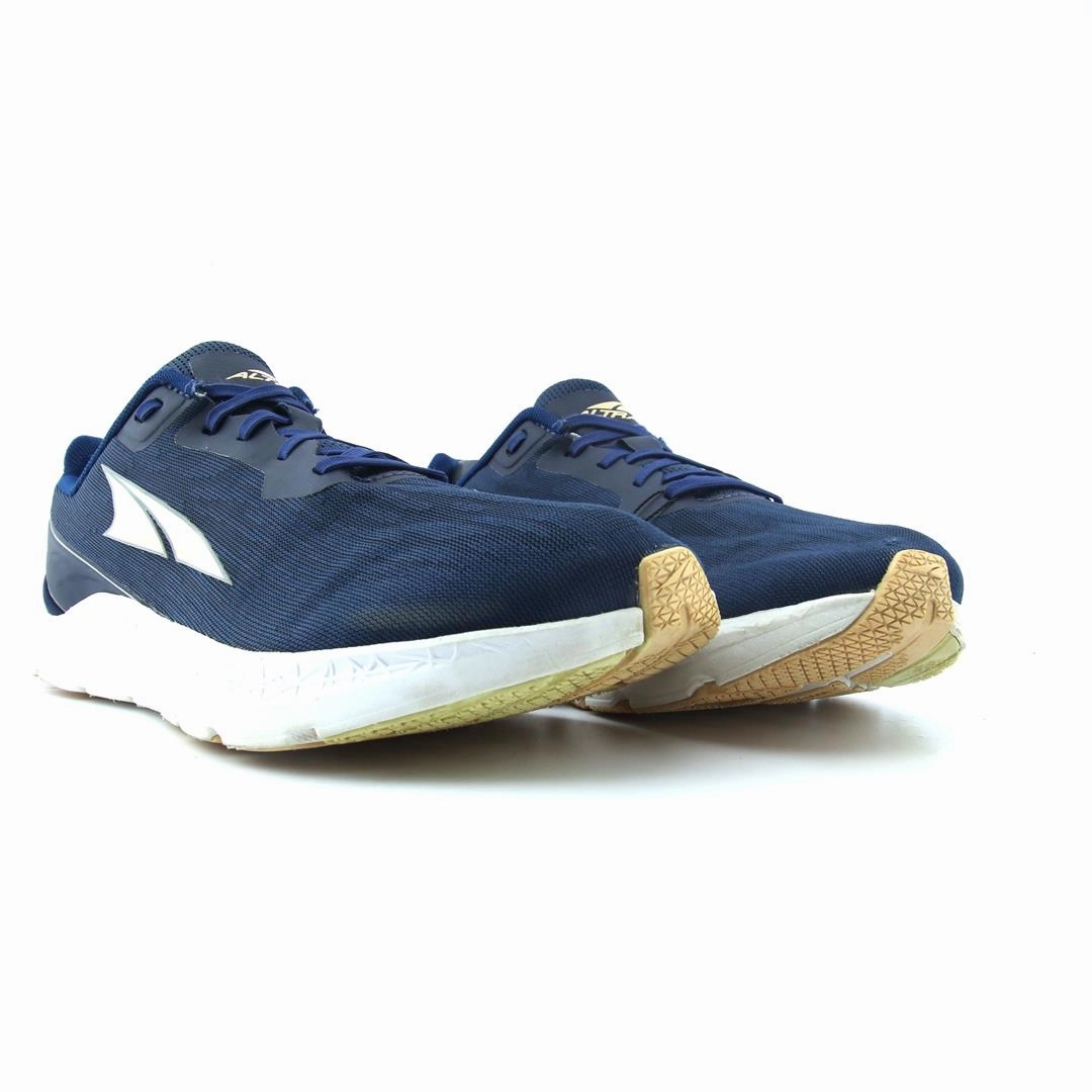 ALTRA RIVERA lightweight athletic shoe look