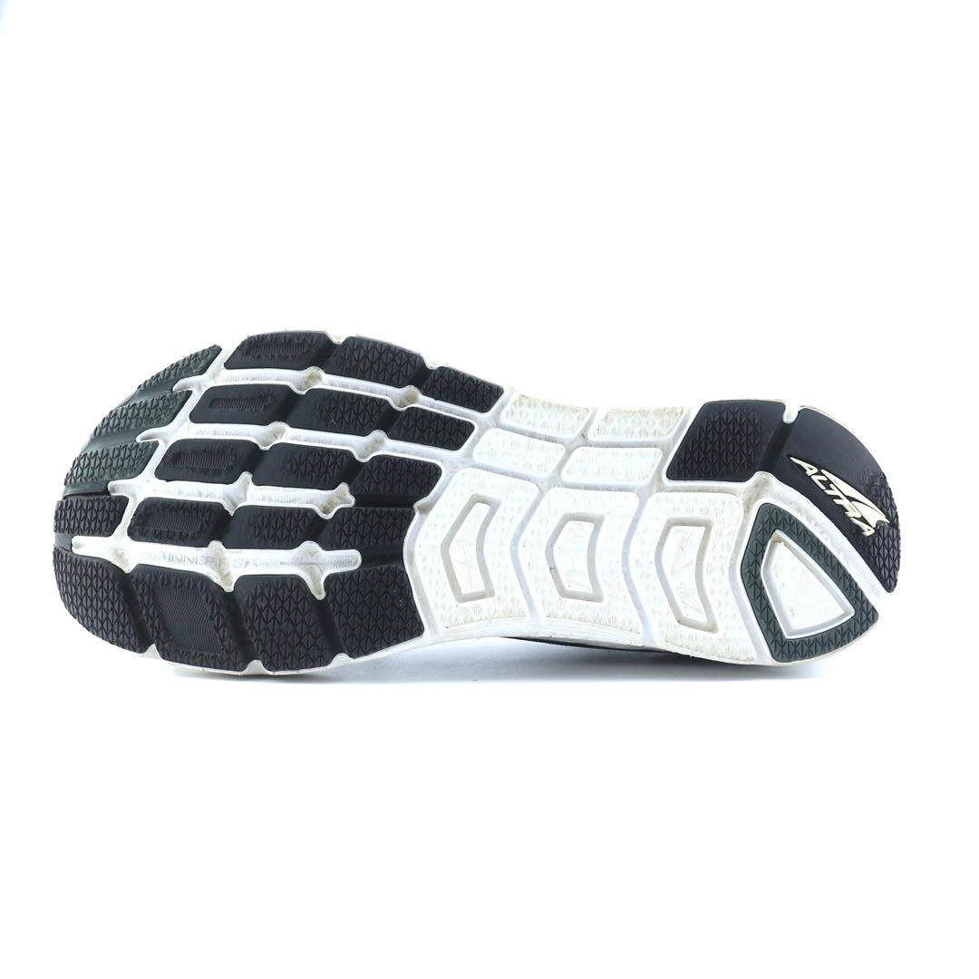 ALTRA RIVERA lightweight athletic shoe look