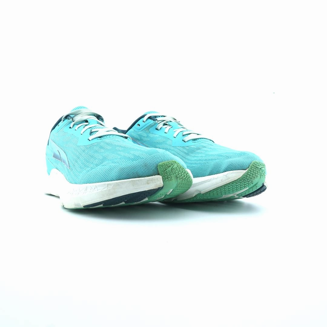 ALTRA RIVERA lightweight athletic shoe look