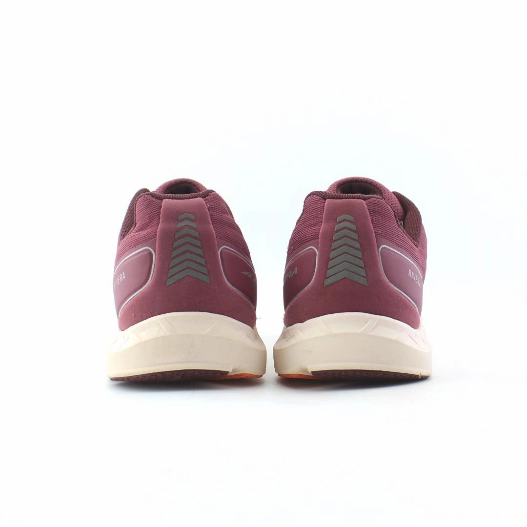 ALTRA RIVERA lightweight athletic shoe look