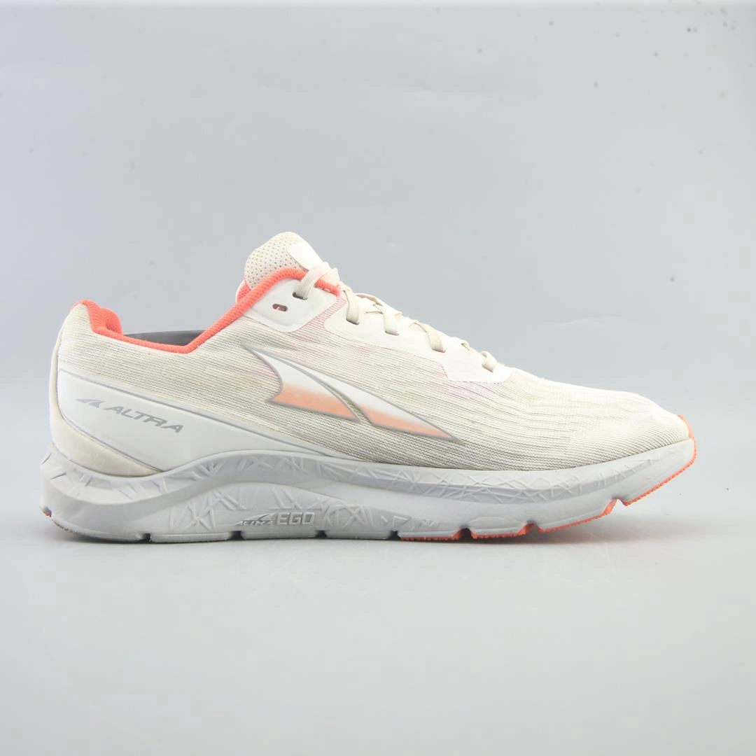 ALTRA RIVERA lightweight athletic shoe look