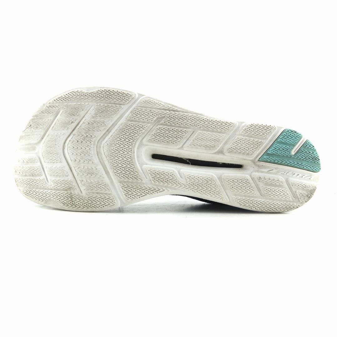 ALTRA SOLSTICE XT lightweight athletic shoe look