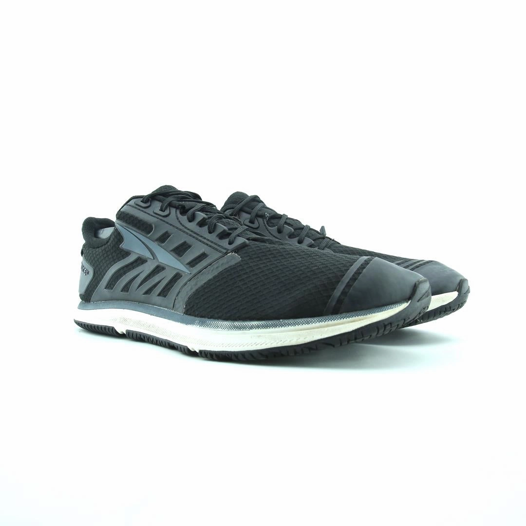 ALTRA SOLSTICE XT lightweight athletic shoe look