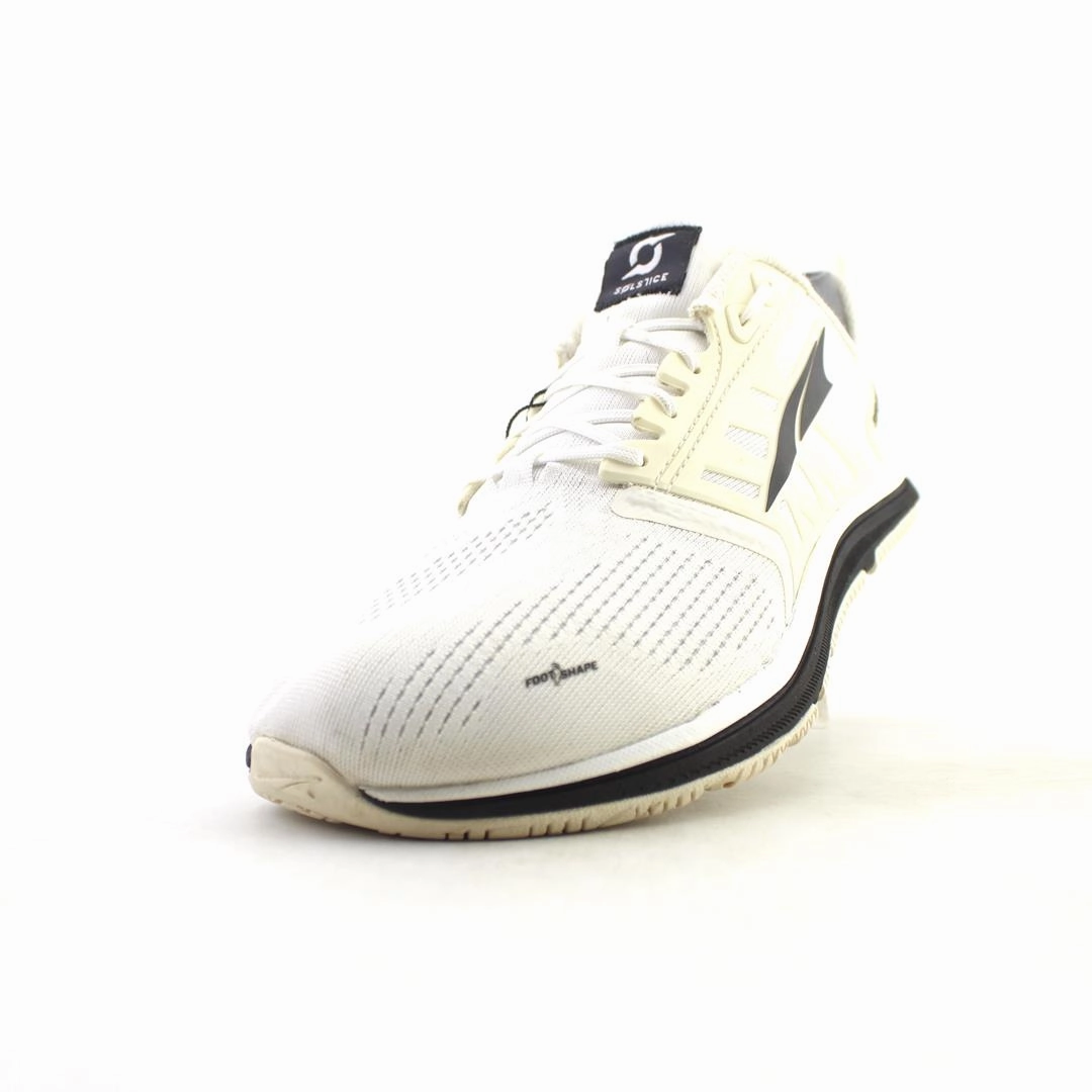 ALTRA SOLSTICE XT lightweight athletic shoe look