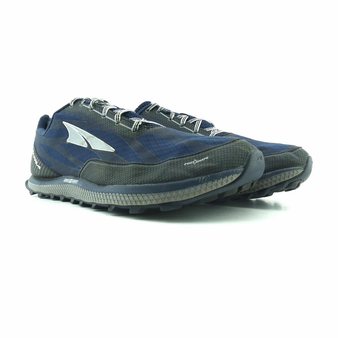 ALTRA SUPERIOR 3.0 lightweight athletic shoe look