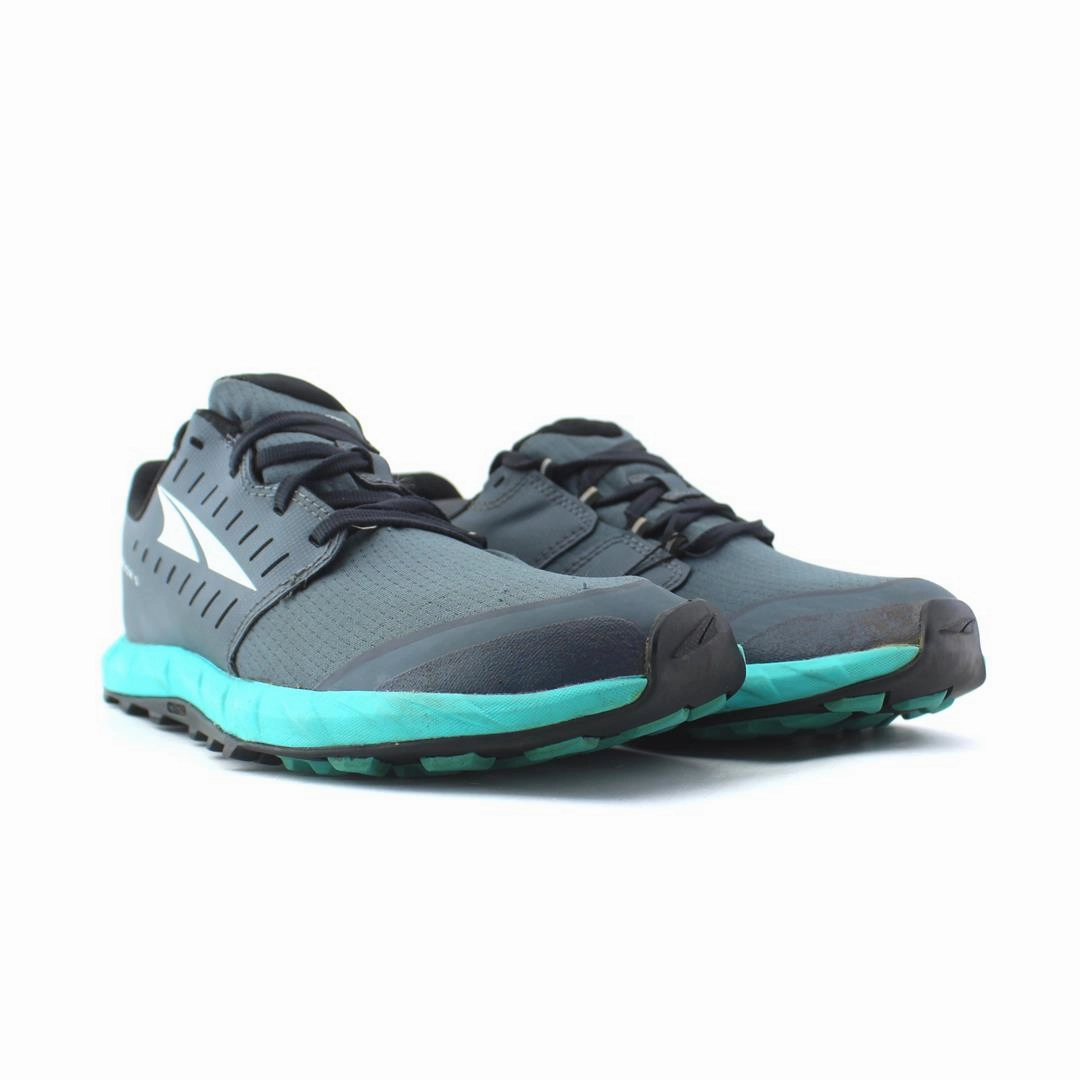 ALTRA SUPERIOR 5 lightweight athletic shoe look