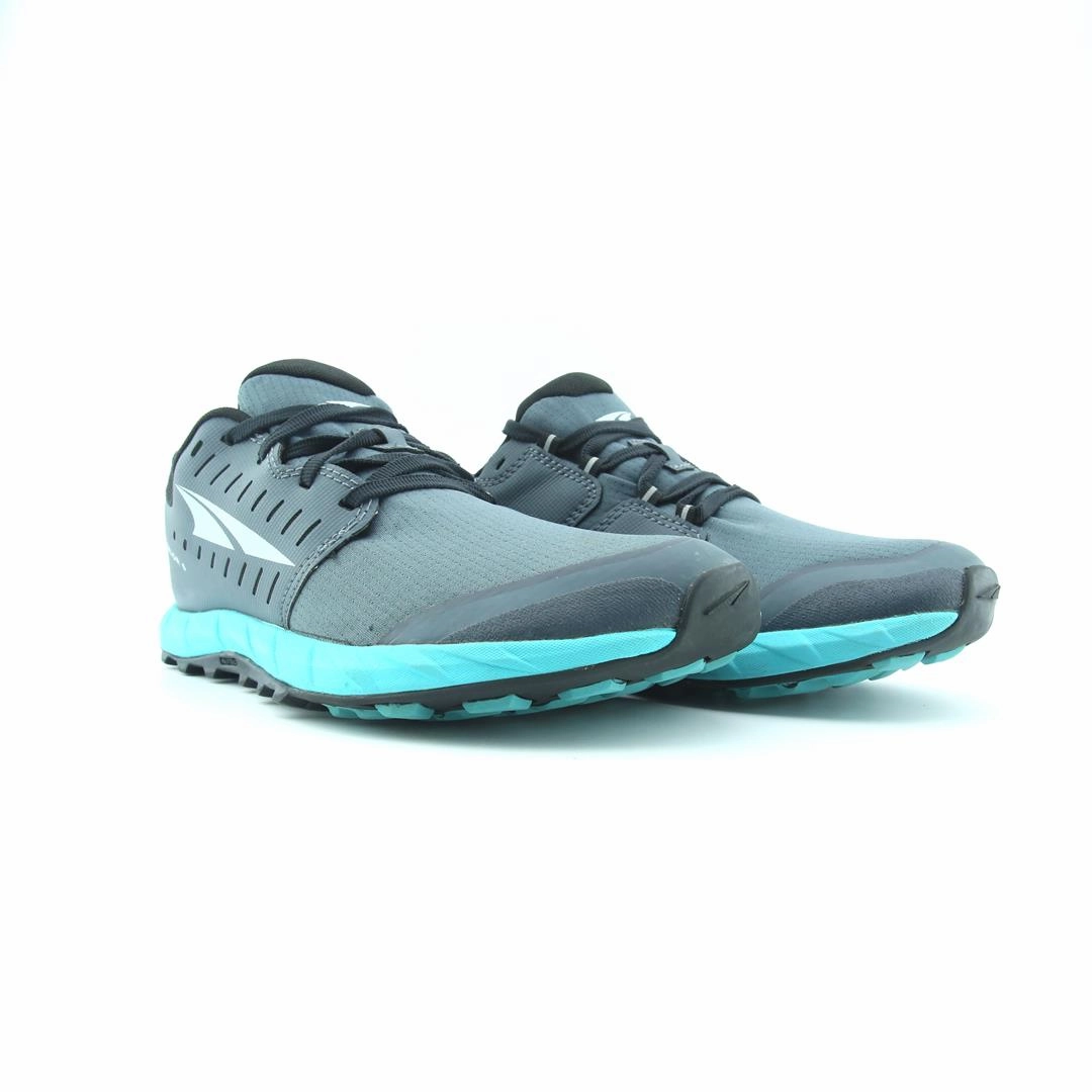 ALTRA SUPERIOR 5 lightweight athletic shoe look