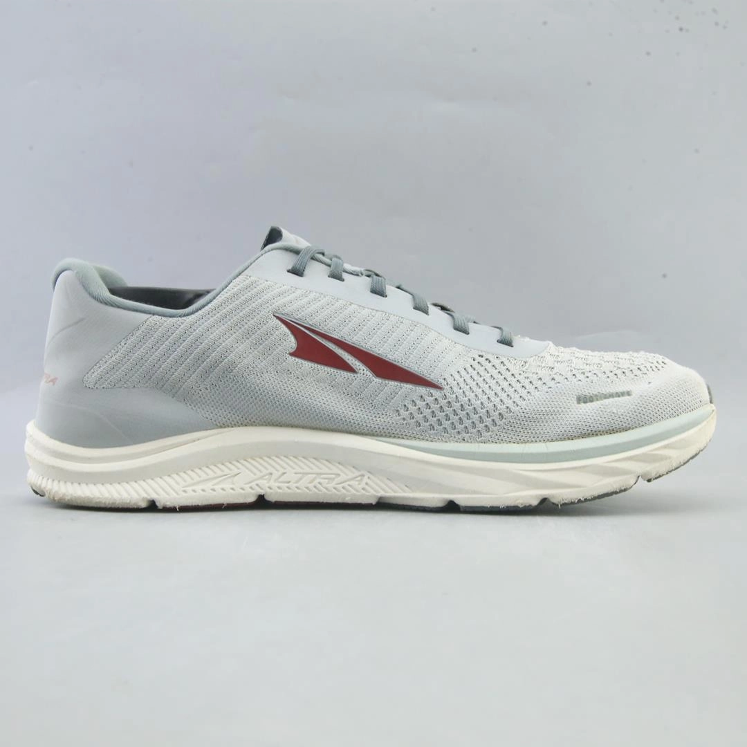 ALTRA TORIN 4.5 lightweight athletic shoe look
