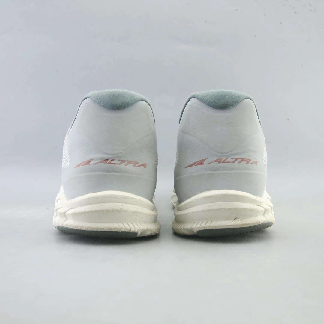 ALTRA TORIN 4.5 lightweight athletic shoe look
