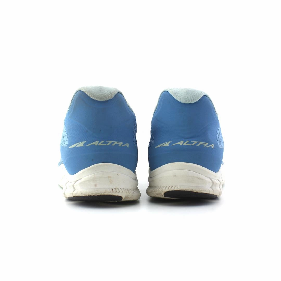 ALTRA TORIN 4.5 lightweight athletic shoe look