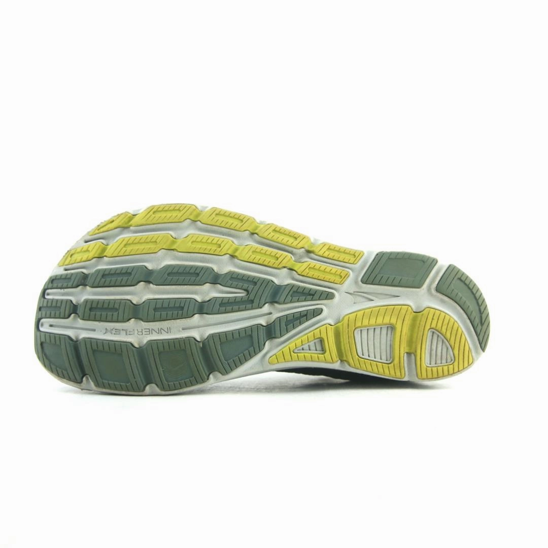 ALTRA TORIN 4.5 lightweight athletic shoe look