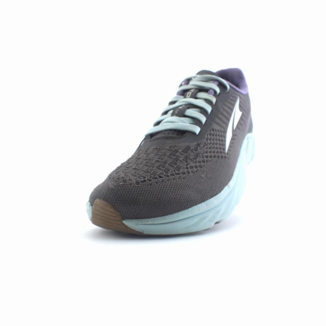 ALTRA TORIN 4.5 lightweight athletic shoe look