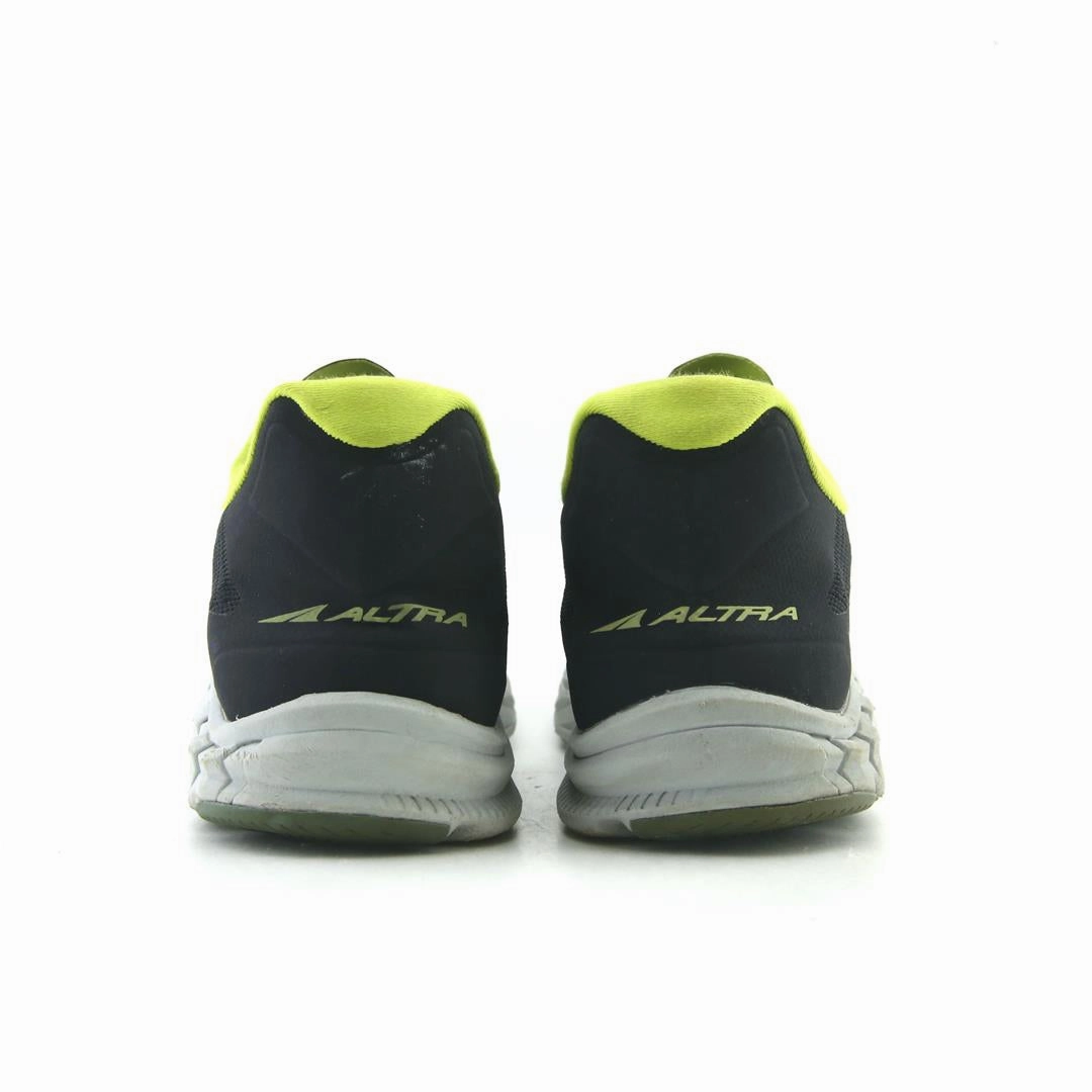 ALTRA TORIN 4.5 lightweight athletic shoe look