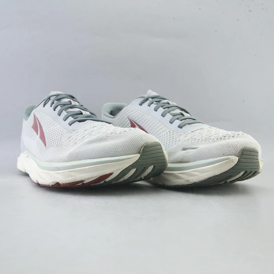 ALTRA TORIN 4.5 lightweight athletic shoe look