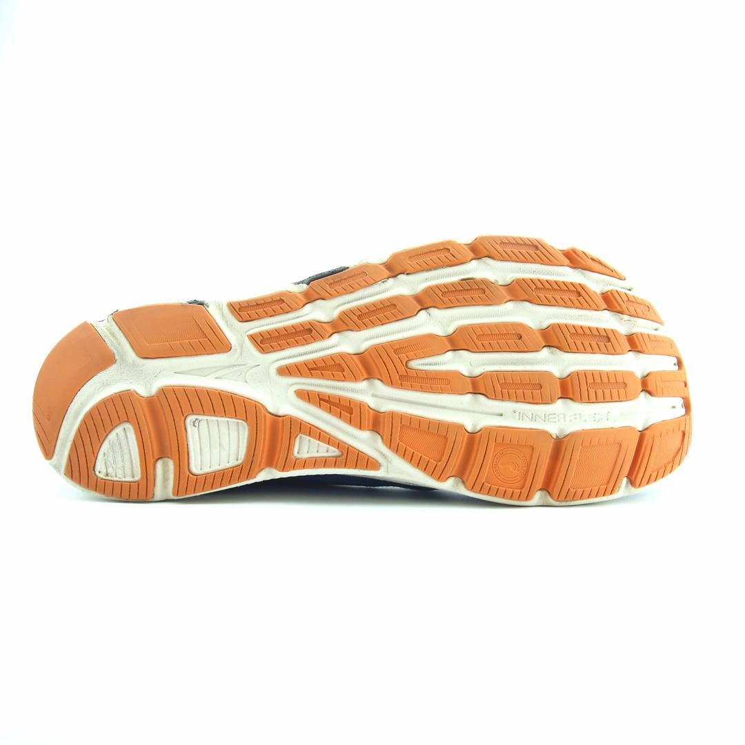 ALTRA TORIN 4 lightweight athletic shoe look