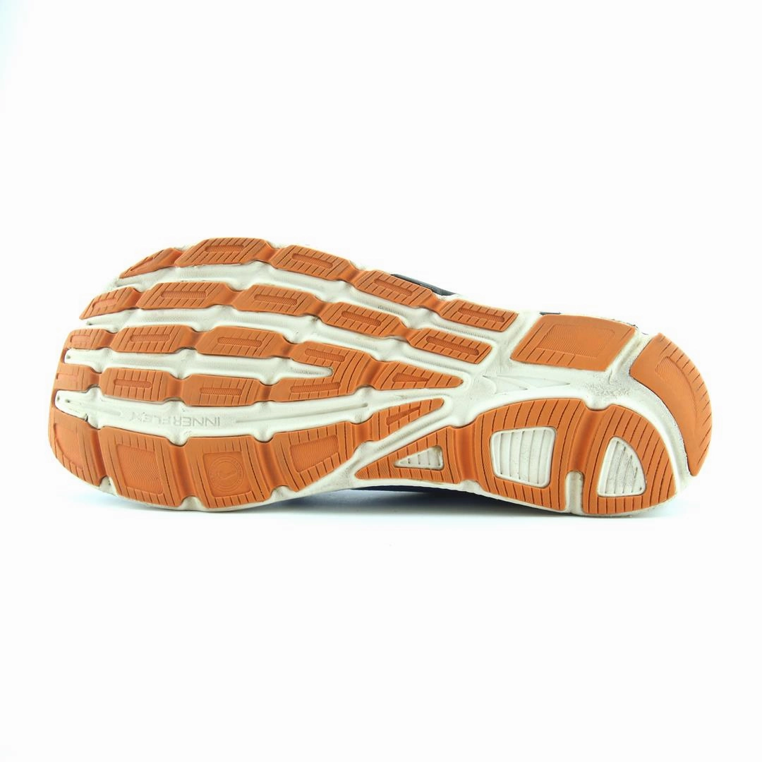 ALTRA TORIN 4 lightweight athletic shoe look