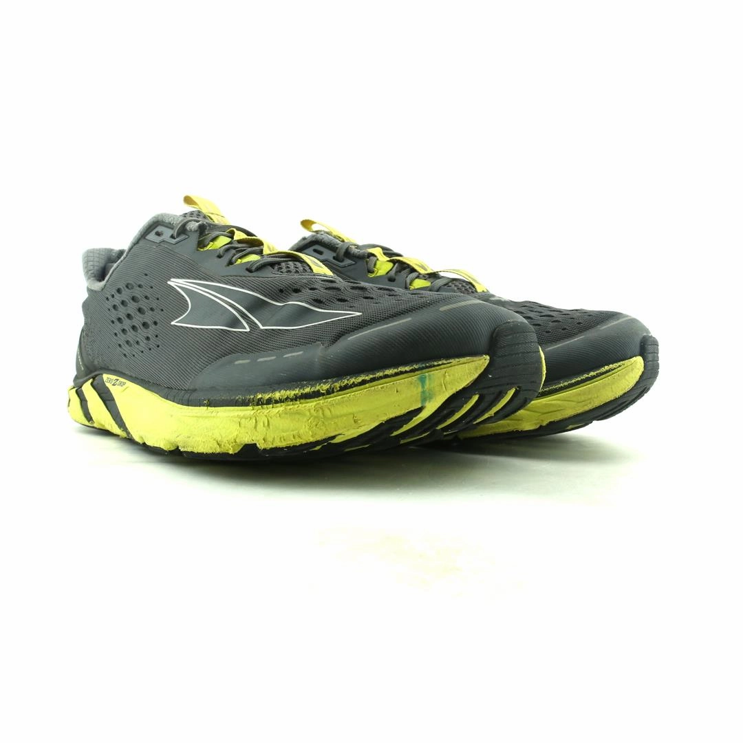 ALTRA TORIN 4 lightweight athletic shoe look