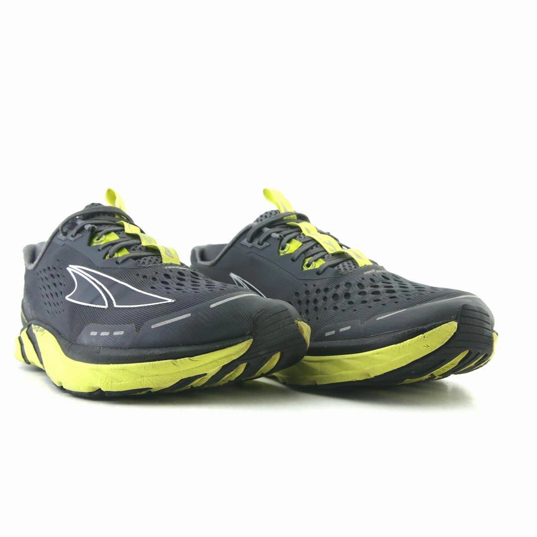 ALTRA TORIN 4 lightweight athletic shoe look