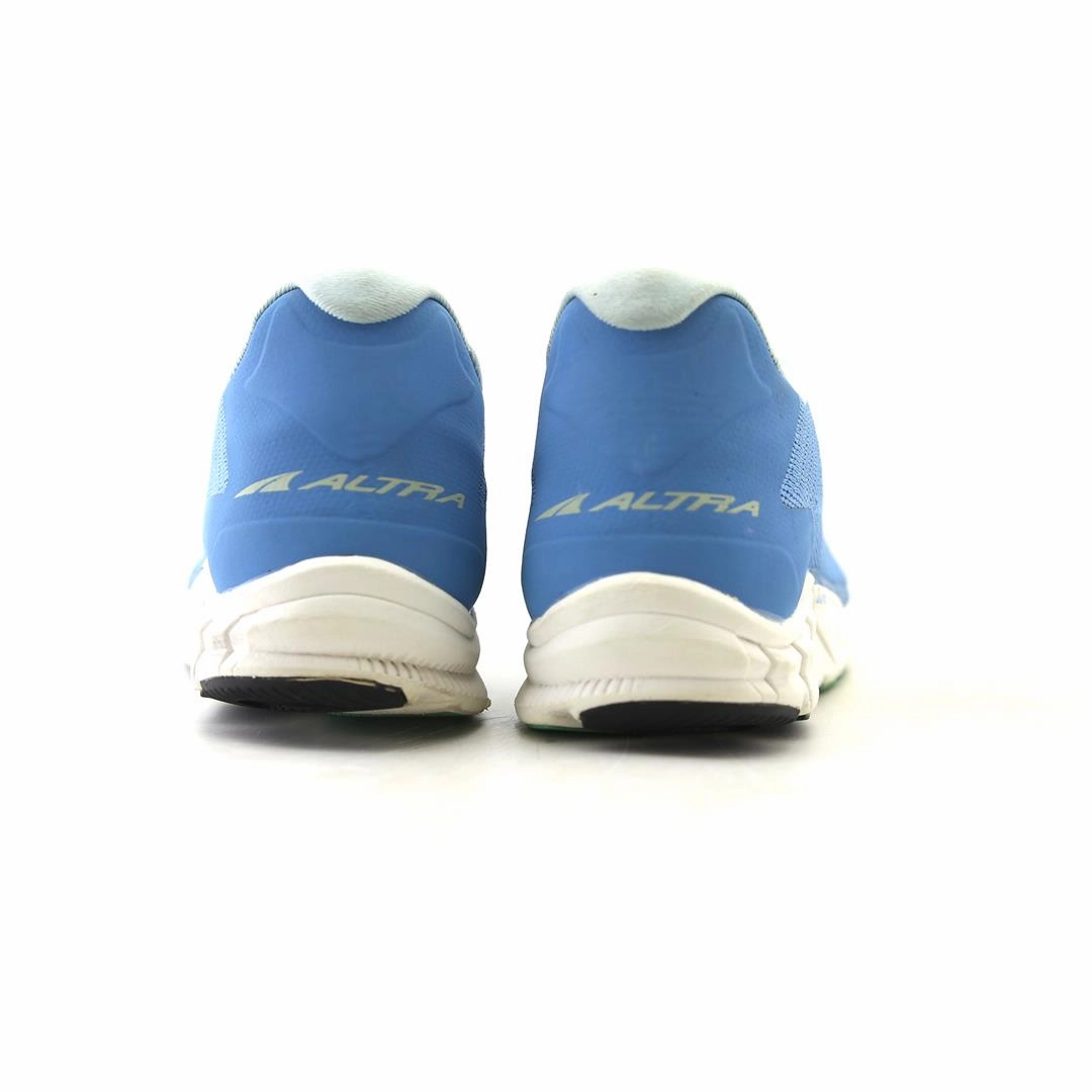 ALTRA TORIN 4 lightweight athletic shoe look