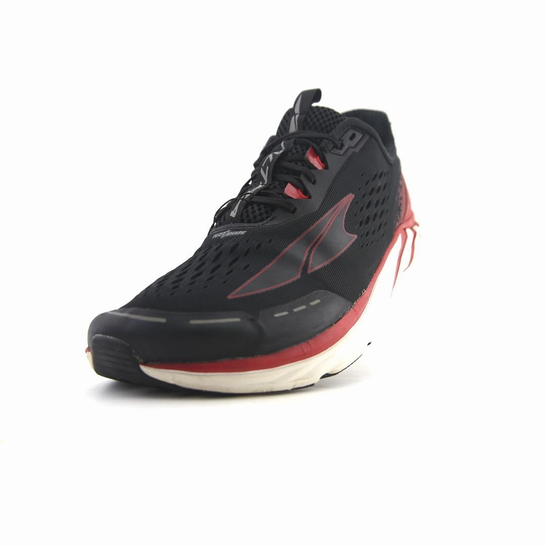 ALTRA TORIN 4 lightweight athletic shoe look