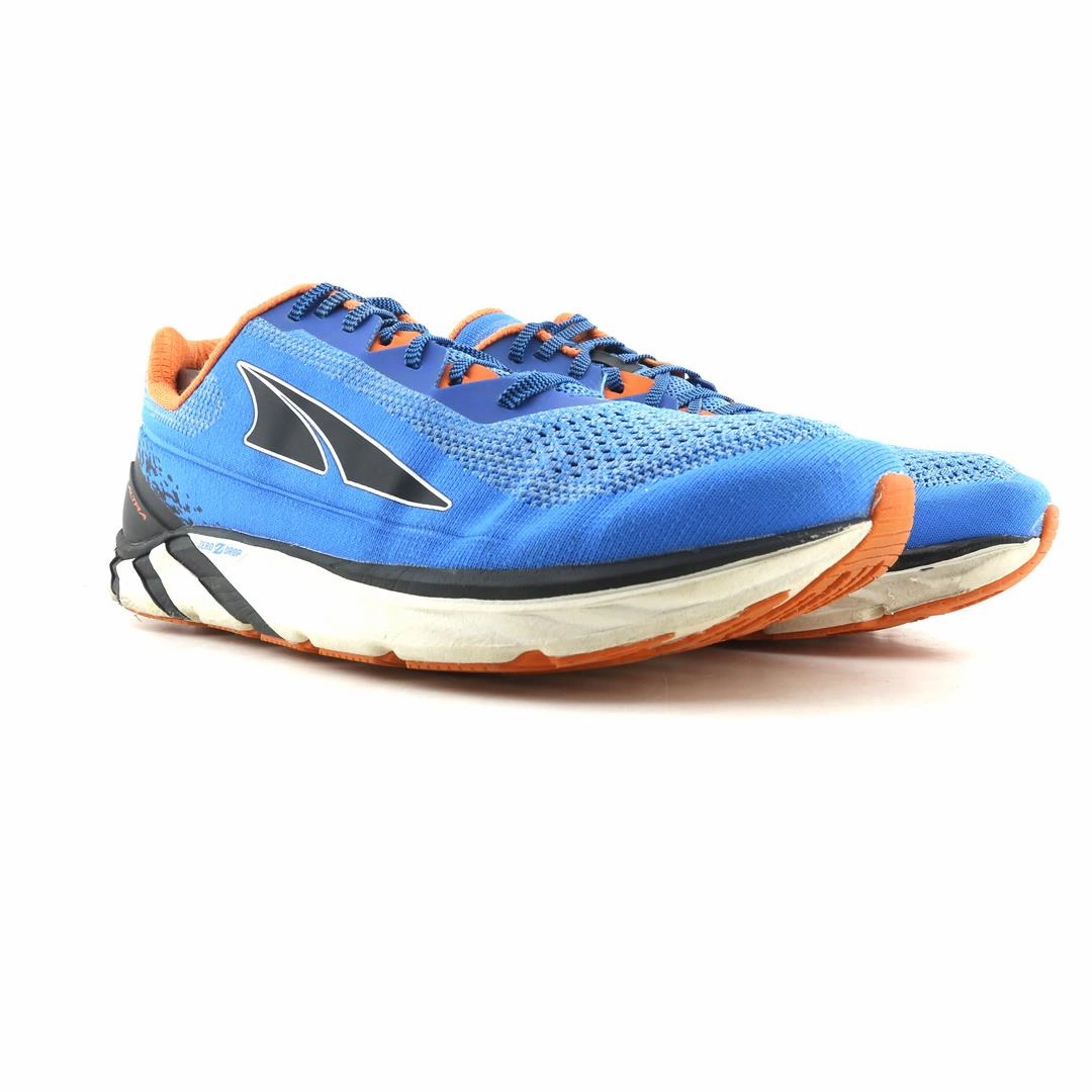 ALTRA TORIN 4 PLUSH lightweight athletic shoe look