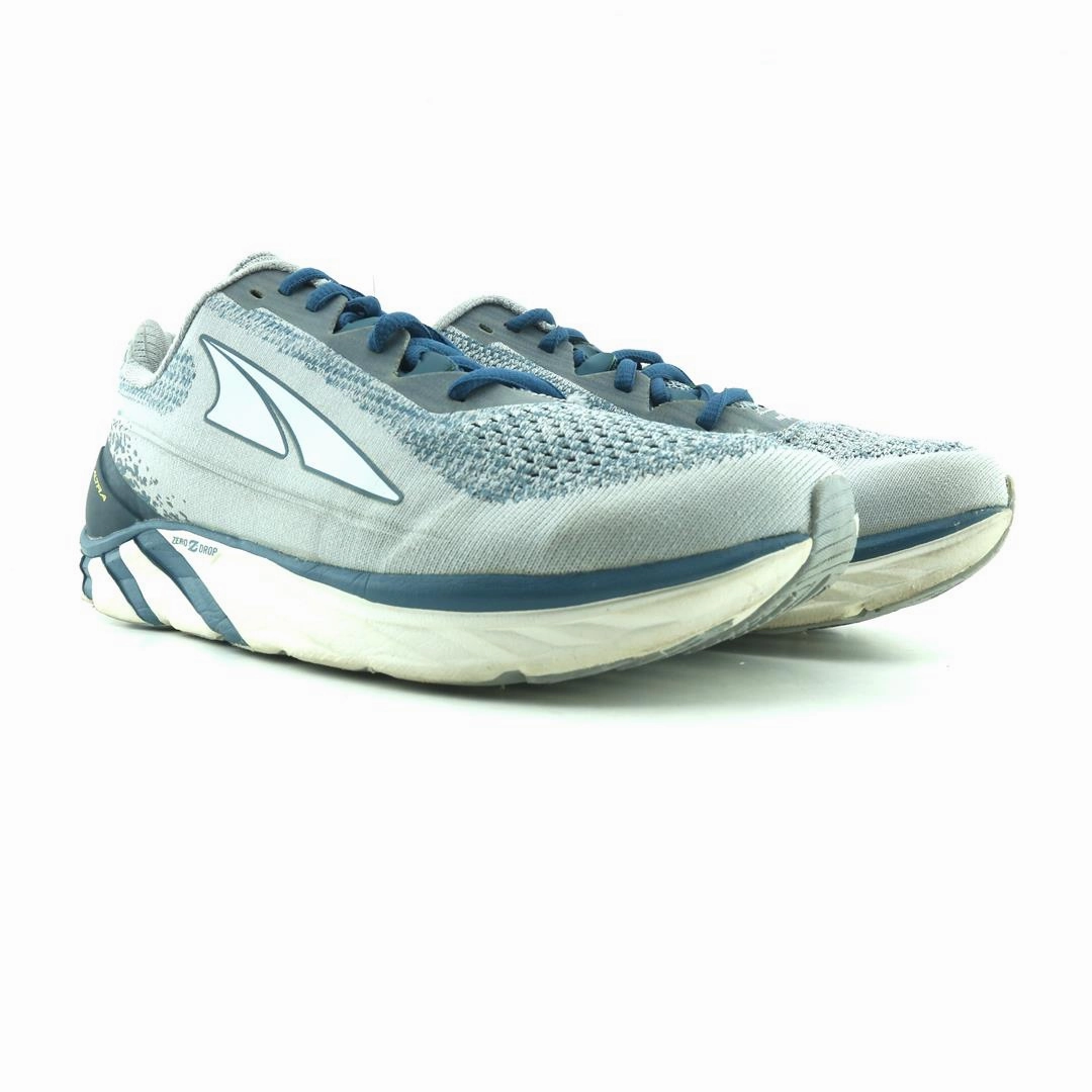 ALTRA TORIN 4 PLUSH lightweight athletic shoe look