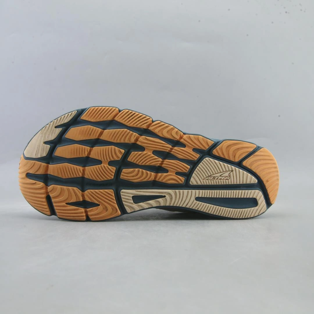 ALTRA TORIN 5 lightweight athletic shoe look