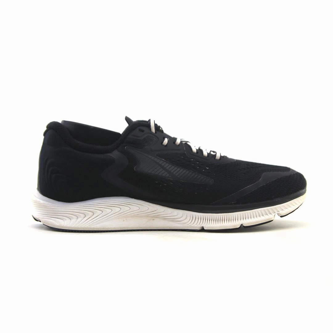 ALTRA TORIN 5 lightweight athletic shoe look