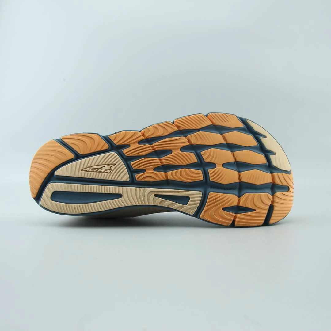 ALTRA TORIN 5 lightweight athletic shoe look