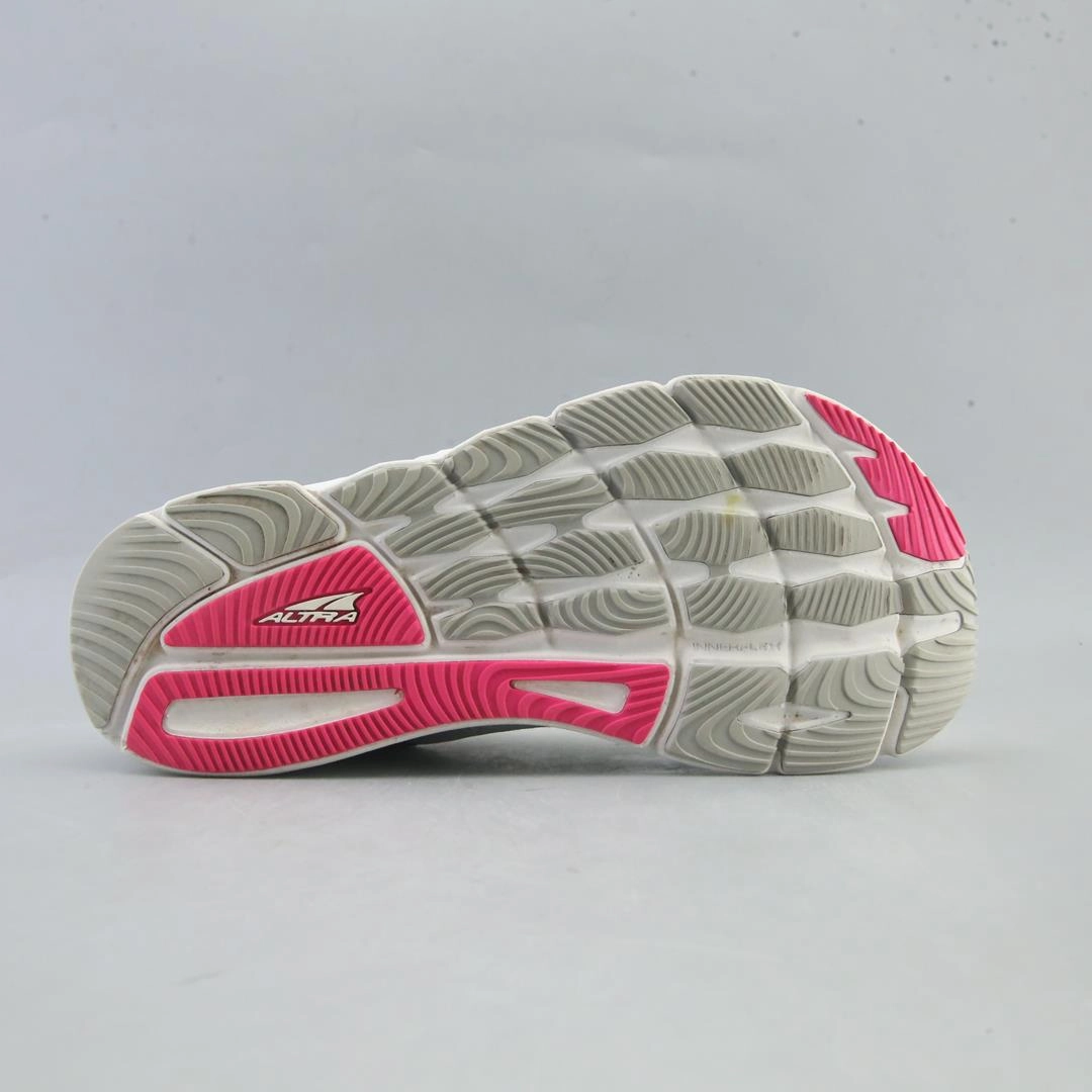 ALTRA TORIN 5 lightweight athletic shoe look