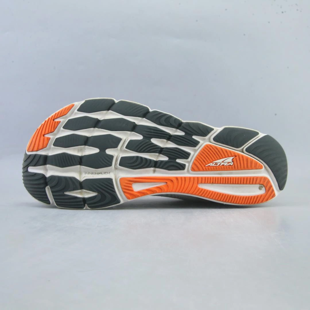 ALTRA TORIN 5 lightweight athletic shoe look