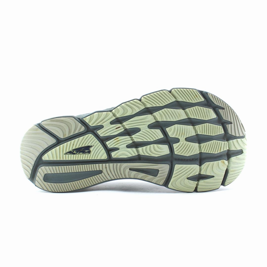 ALTRA TORIN 5 lightweight athletic shoe look