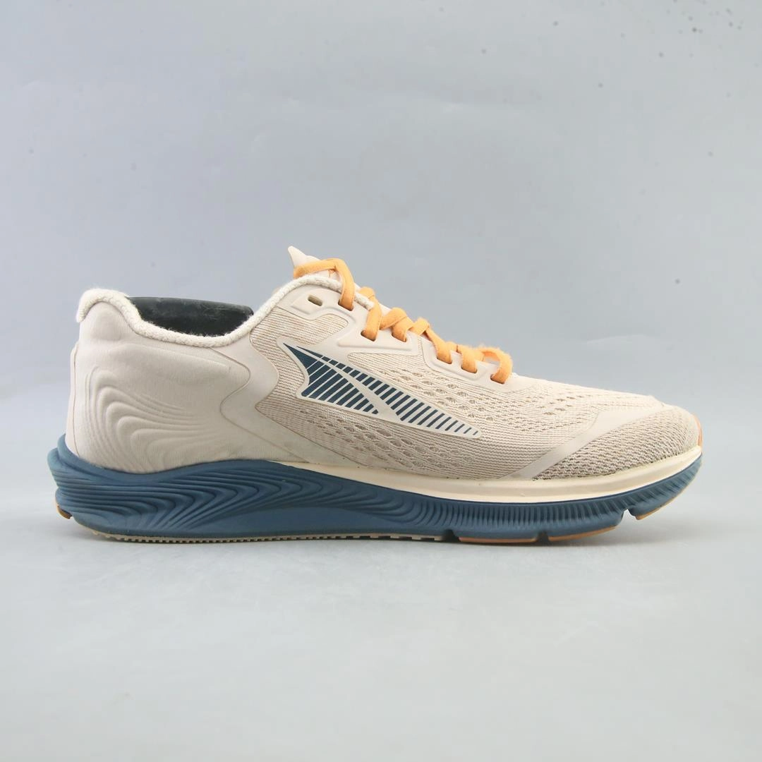 ALTRA TORIN 5 lightweight athletic shoe look