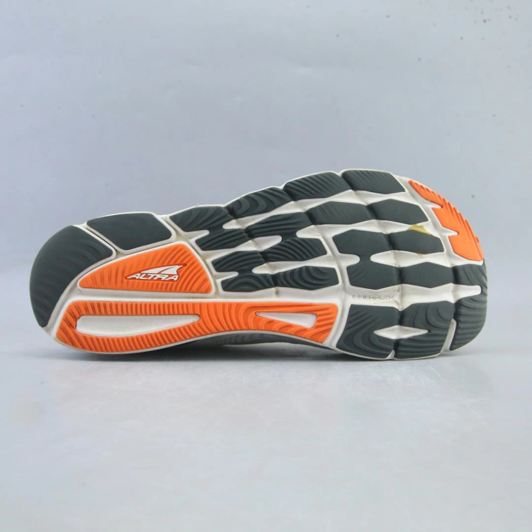 ALTRA TORIN 5 lightweight athletic shoe look
