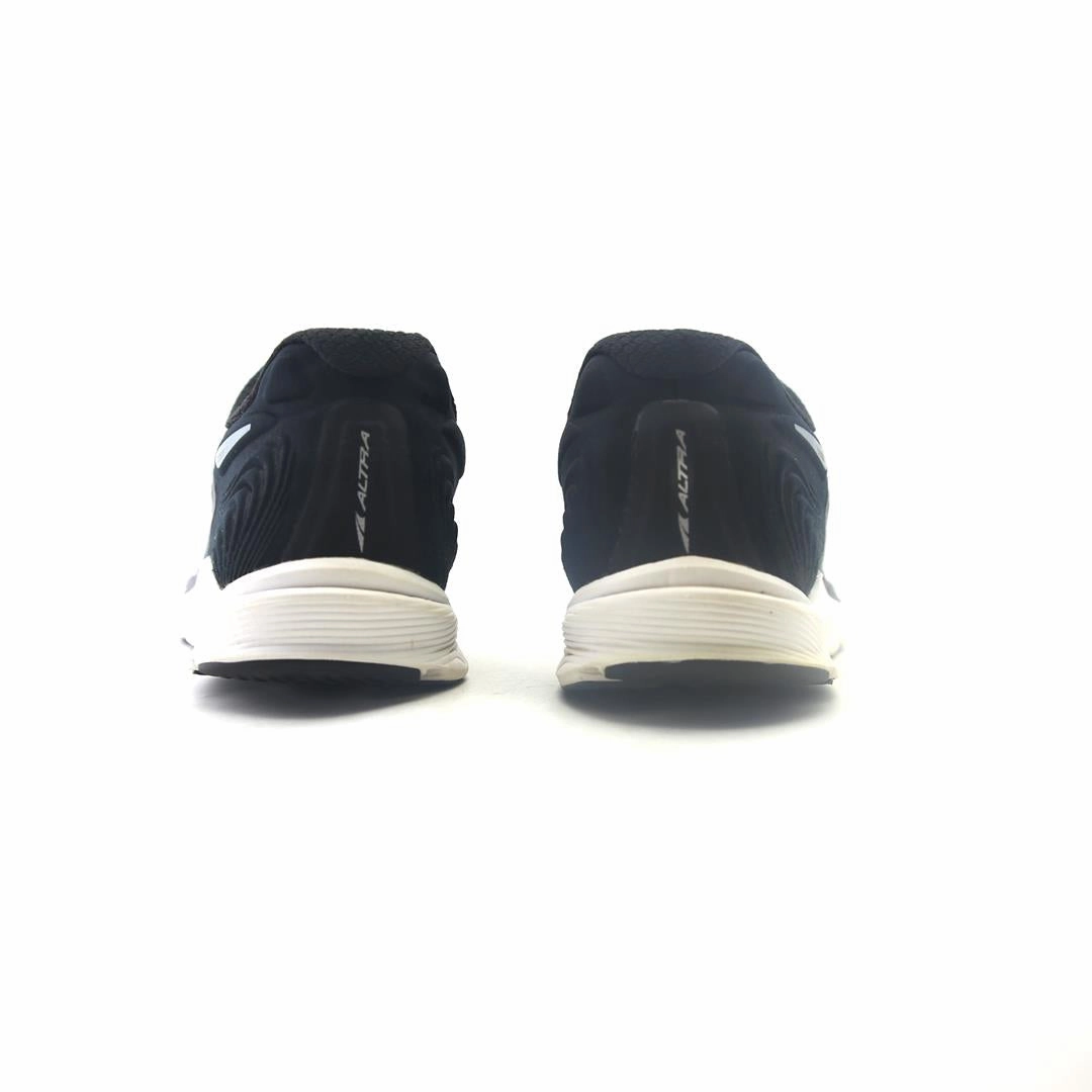 ALTRA TORIN 5 lightweight athletic shoe look