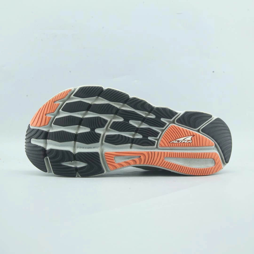 ALTRA  TORIN 5 lightweight athletic shoe look